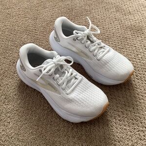 Brooks Glycerin 21 white sneakers
